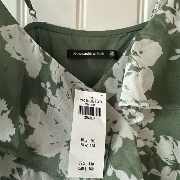 ABERCROMBIE AND FITCH NEW WITH TAGS - Picture 2 of 3